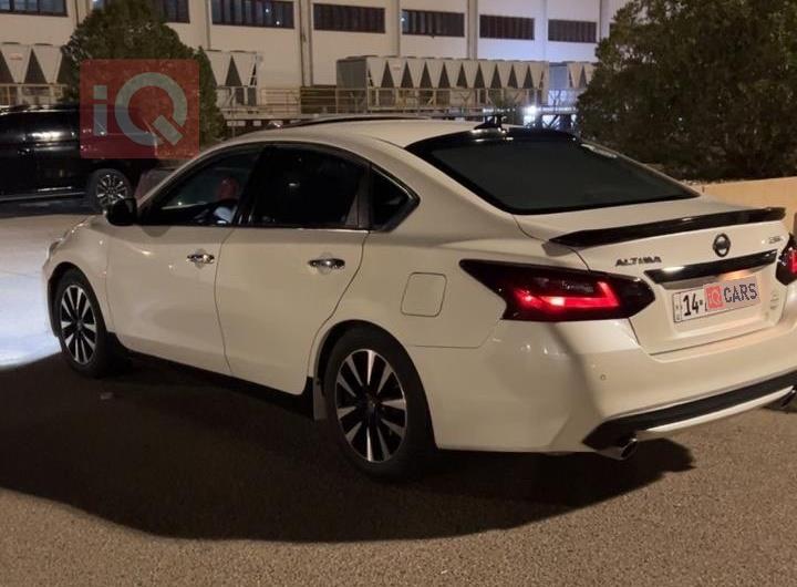 نيسان ألتيما